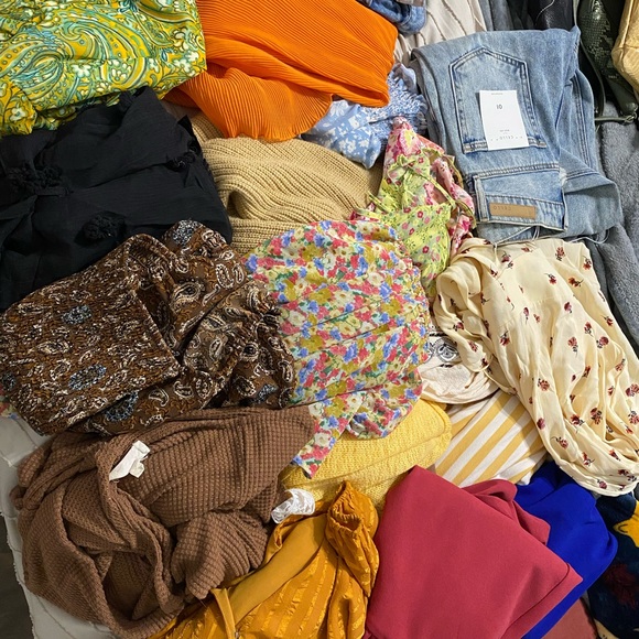 Women’s Clothing Lot - Picture 1 of 9